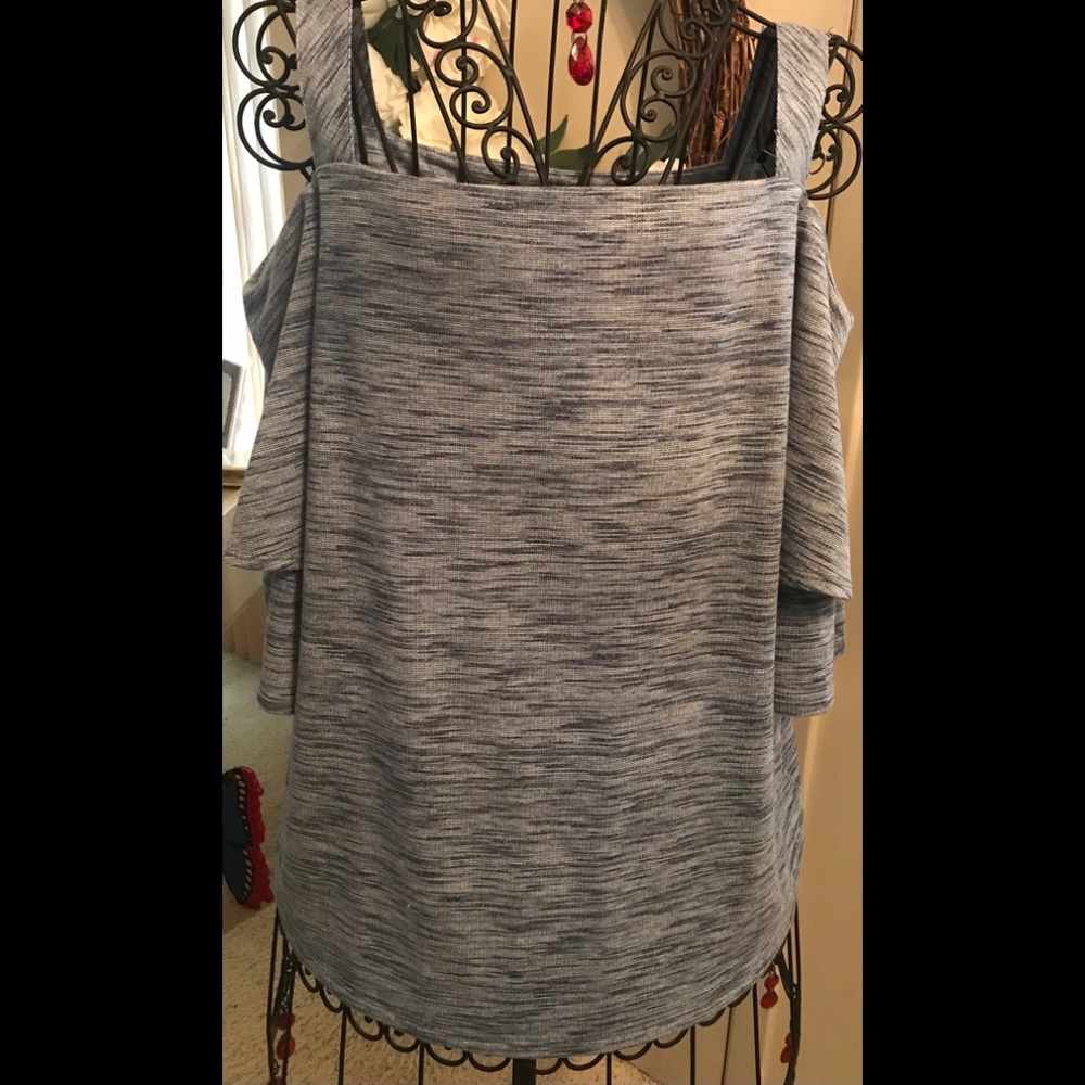 Chico’s Cold Shoulder Top. Size 3 Navy/White
